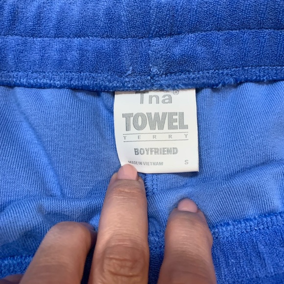 BNWT TNA boyfriend Terry towel short - Picture 4 of 4